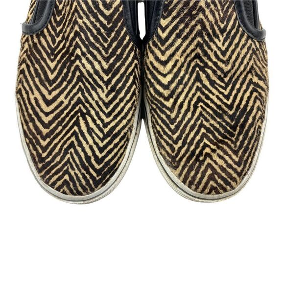 Dv dolce Vita Women's Black Brown Faux Fur Animal Print Sneakers Slip On US 6 - Picture 7 of 11